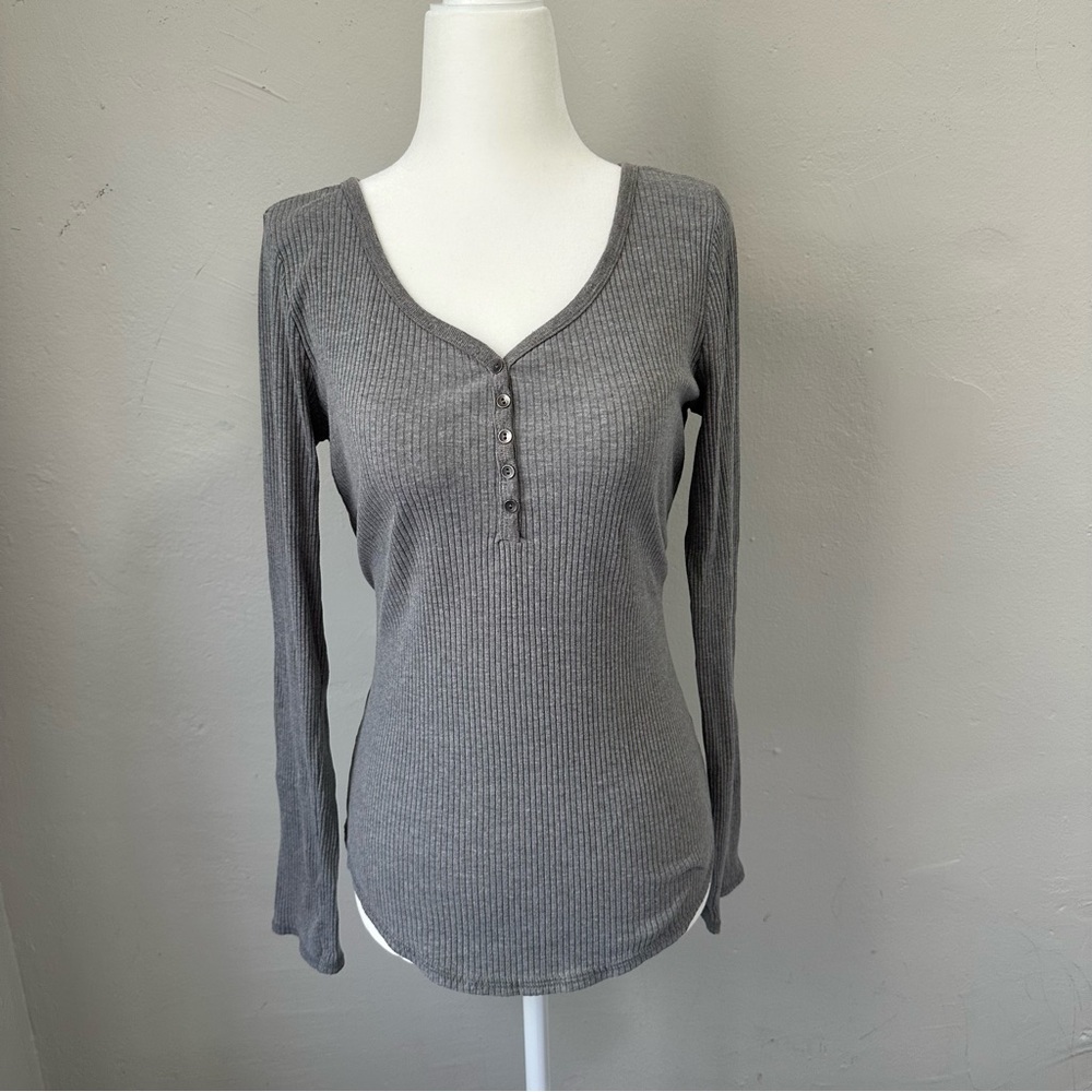 gray‎ long sleeve fitted fit top size M